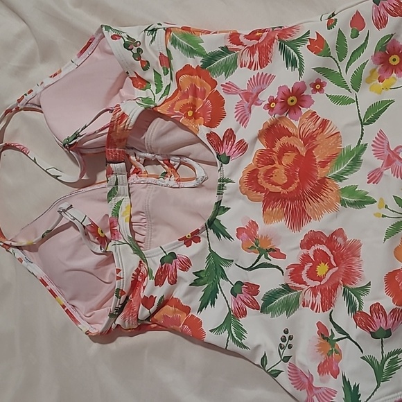 CUPSHE - Floral One-Piece Swimsuit - Picture 9 of 9